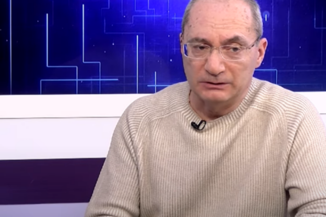 “Amerika bizə qul kimi baxır”