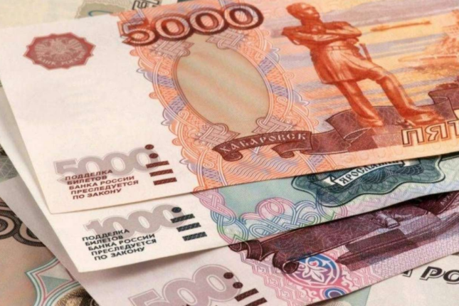 Rusiyadan yeni qadağa: Azərbaycanlılar evə pul göndərə bilməyəcəklər