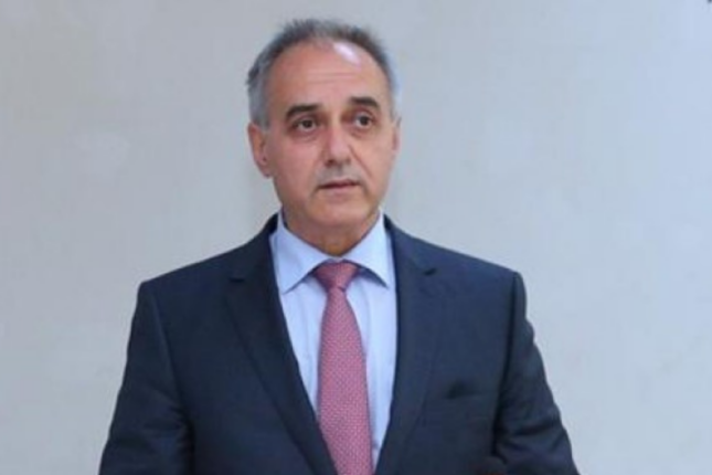 Binəqədi İH başçısı yaşlı qadınlara küçəni yudurtdu – Foto