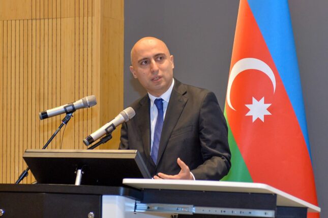 Nazir kimya müəllimlərinin narazılığına münasibət BİLDİRİB