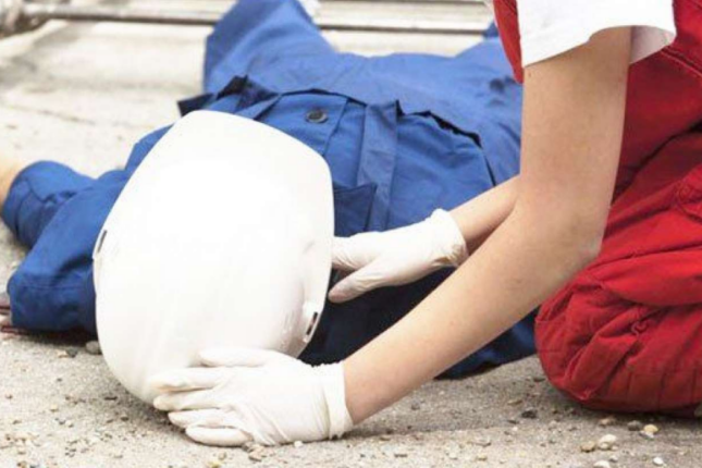 “Ağ Şəhər”də bədbəxt hadisə – Fəhlə hündürlükdən yıxıldı