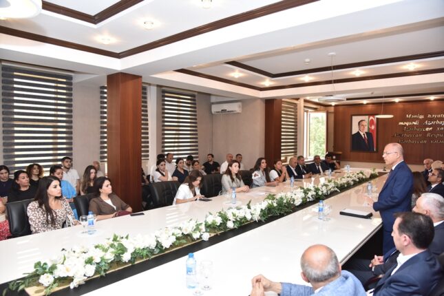 “Konstitusiya və Suverenlik İli” çərçivəsində “Hüquqla müalicə” adlı dəyirmi masa keçirildi