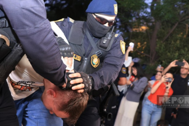 Saxlanılan Rusiya vətəndaşlarının məhkəməsi başladı – Fotolar