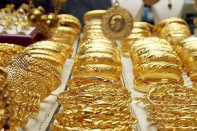 Sabunçuda evdən 25 min manat, 20 min manatlıq qızıl oğurlanıb