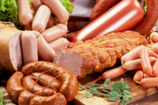 Kolabasa adı ilə toyuq tullantıları yeyirmişik – Dietoloq sirləri açdı