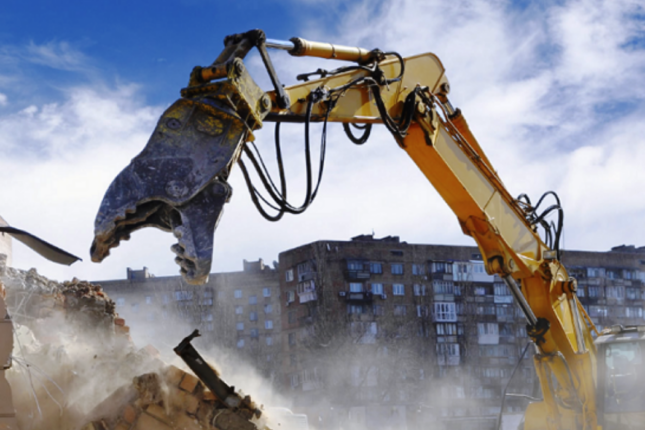 Bakının bu ərazisində qanunsuz tikilən evlər sökülür