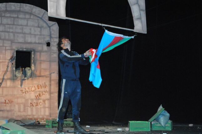 Sumqayıt Teatrında “Ölməz” tamaşasına ictimai baxış keçirilib