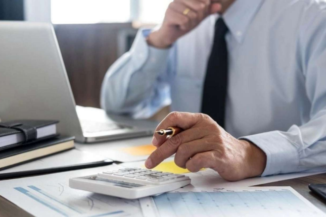 Bu şəxslərin maaşı 2 min manata çatdı