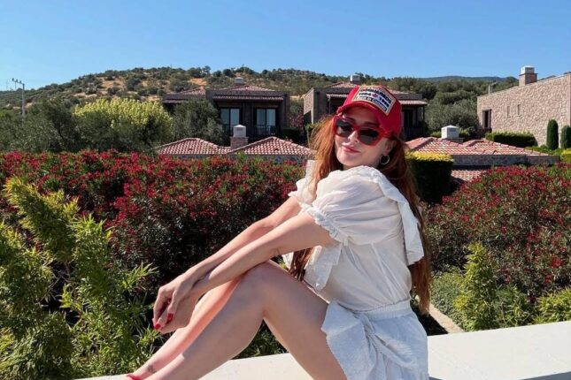 46 yaşlı aktrisadan çimərlik geyimində FOTOLAR