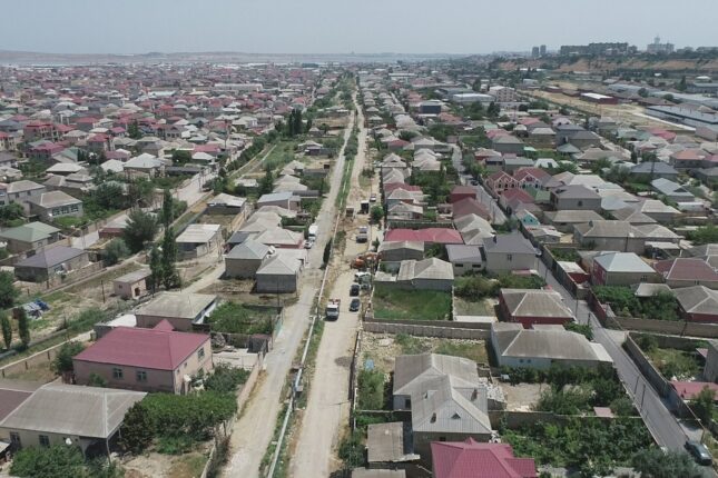 Magistral xəttin üzərində tikilən evlər su təchizatına ciddi problem yaradır – Videoreportaj