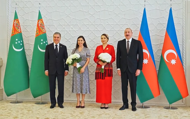 Liderlər və övladları şəkil çəkdirdilər – Video