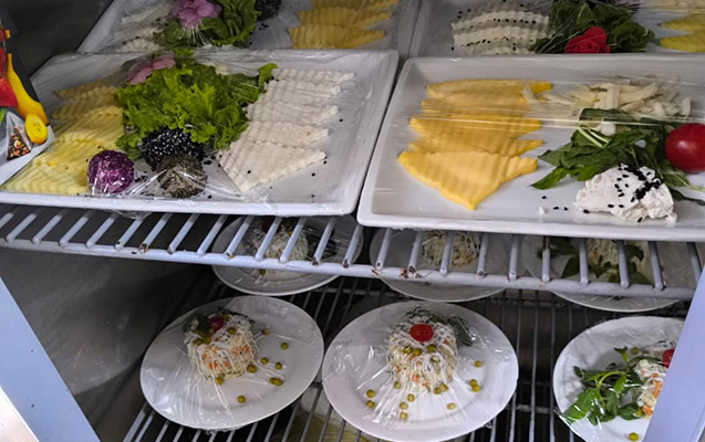 “İzmir” restoranında nöqsanlar aşkarlandı – Fotolar