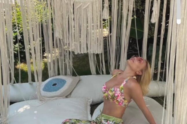 Nura Suri çimərlikdə belə dincəldi – Foto