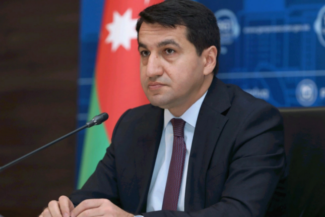 Hikmət Hacıyev Pakistan səfiri ilə görüşüb