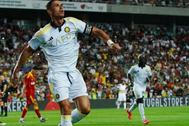 Ronaldu “Riu Ave” ilə yoxlama oyununda het-trik edib