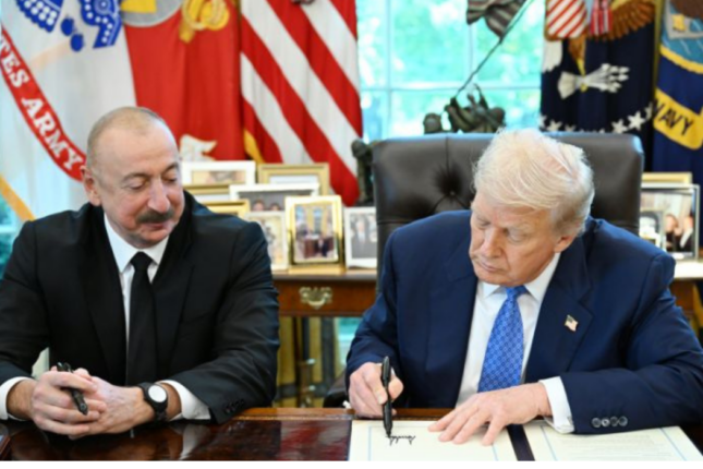 Donald Tramp 907-ci düzəlişi dayandırdı – TAM MƏTN