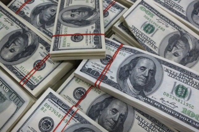 Dollar almaq istəyənlərin NƏZƏRİNƏ