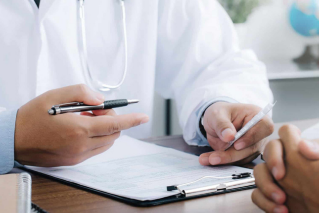 Tibbi arayış böhranı: Körpələrlə növbə dərdi – Həll yolu varmı?