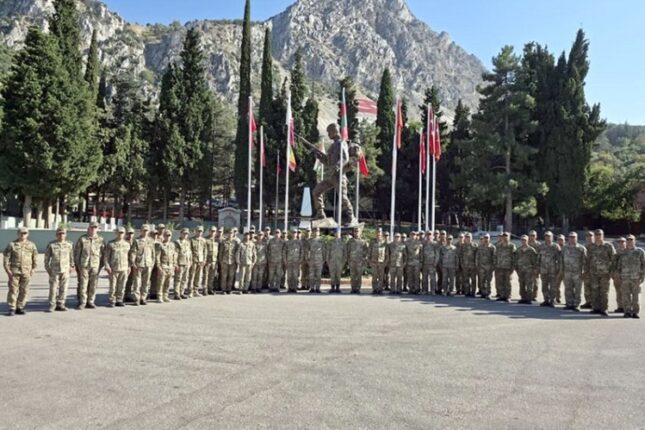 Hərbi qulluqçularımız Türkiyədə keçirilən komando kursunda iştirak edirlər