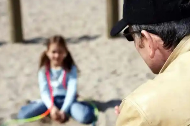 Pedofillər harada gizlənir? — Psixoloqdan valideynlərə XƏBƏRDARLIQ