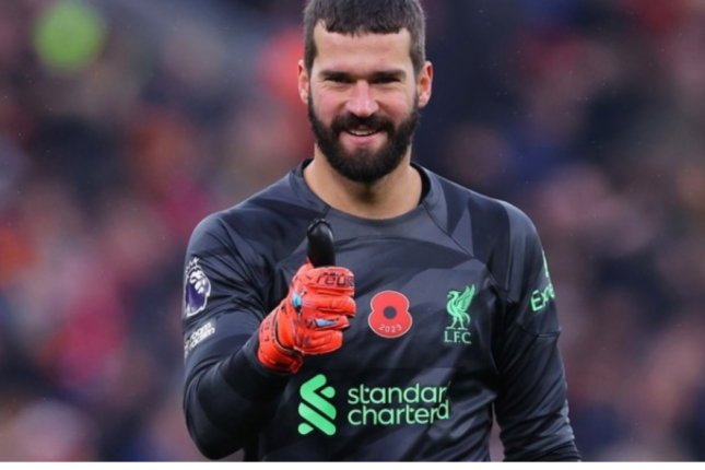 “Liverpul”da 300 oyuna çıxan 3-cü braziliyalı oldu