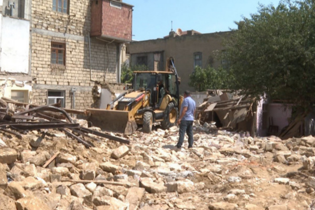 Sökülən “Sovetski”də tarixi əhəmiyyətli binaların taleyi necə olacaq? (VİDEO)