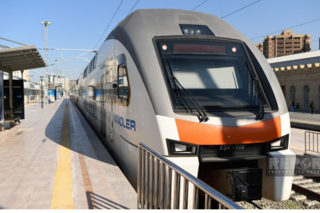 7 ayda sərnişin və yük qatarlarına 29 dəfə daş atılıb