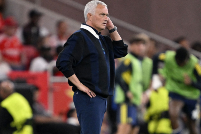 Mourinyonun sviteri gündəm oldu: Qiyməti açıqlandı