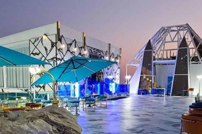 Məşhur restoranda parkinq biabırçılığı: Müştəridən 40 manat ödəniş alınıb – FOTO