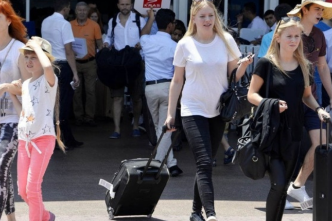 Rus turistlərə nəzarət rejimi TƏTBİQ OLUNDU