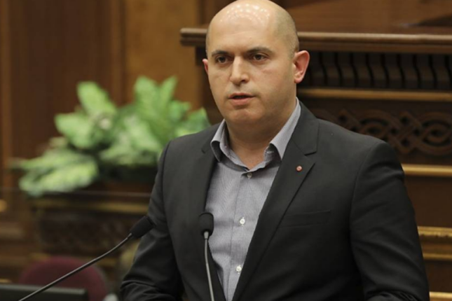 Aşotyan: “Qarabağı ermənilər döyüşmədiyinə görə itirdik”