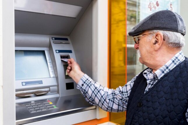 Azərbaycanda neçə nəfər pensiyaçı var?