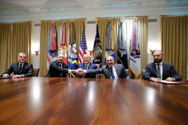 İran mediası: “Ermənistan ABŞ-da düşmənlə əl sıxışdı”