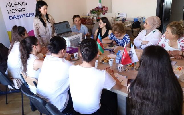 “Ailənin dəyər daşıyıcısı. Ana və Qadın” layihəsi çərçivəsində silsilə təlimlər təşkil olunub