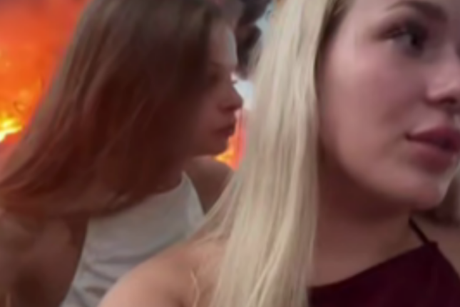 Rus gənclər Soçidə yanan neft bazasında selfi çəkdi – Polisi üzr istətdi – VİDEO