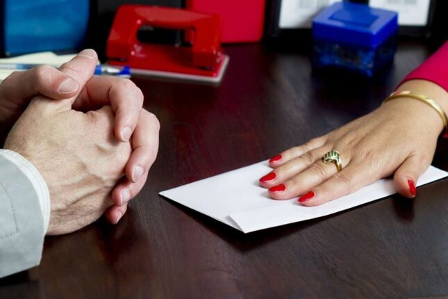 Direktor olmaq istədi – 20 000 manatını “yedilər”…