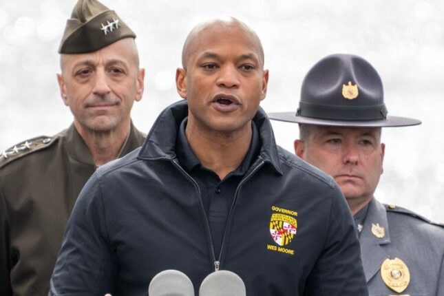 Tramp onu da qoşun göndərməklə hədələdi