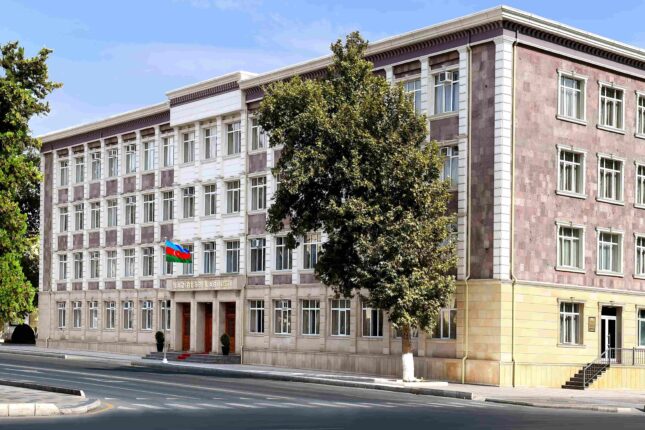 Naxçıvanın Nazirlər Kabineti “Toyota”dan 4 ayda 6 xidməti maşın alıb: 438 min xərcləyib