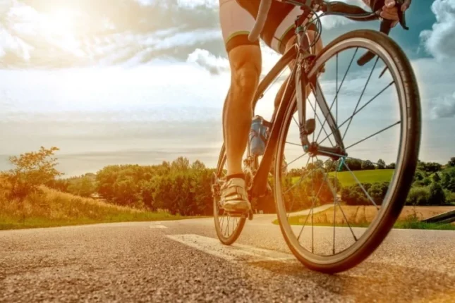 Velosipeddən yıxılan yeniyetmə öldü