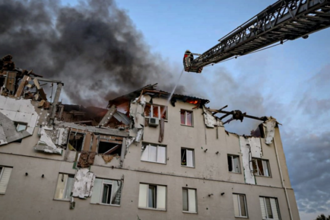 Xarkovda yaşayış binasına zərbə endirilib – 4 ölü, 18 yaralı