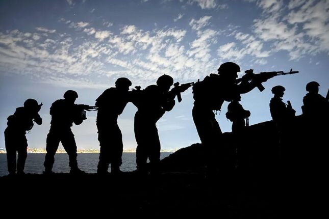 Azərbaycan Hərbi Dəniz Qüvvələri Xəzərdə döyüş atışlı taktiki təlim keçirib – VİDEO