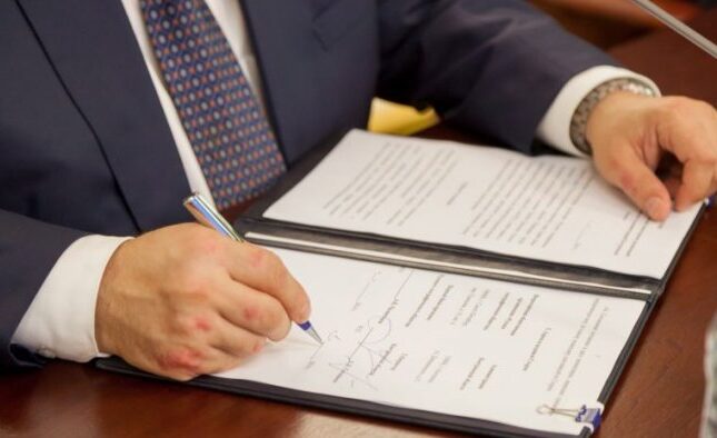 Azərbaycanda yeni icra sistemi – Borclular üçün qaçış yolu BAĞLANIR