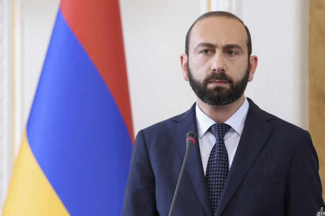 Mirzoyan: “Azərbaycana Naxçıvana maneəsiz keçid marşrutu veriləcək”