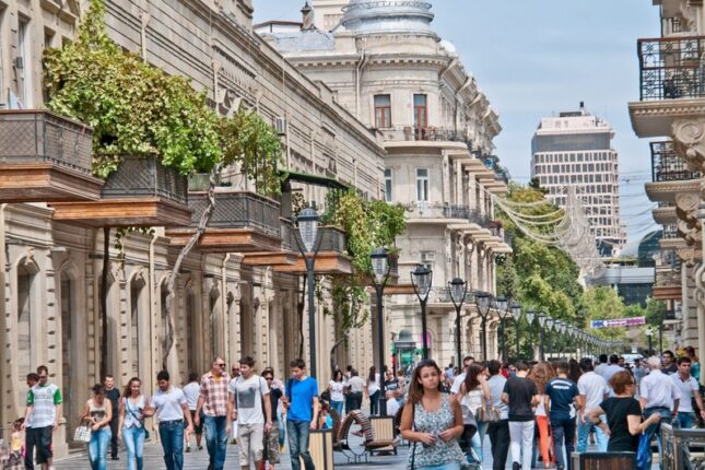 Azərbaycan əhalisi ilin əvvəlindən bu qədər artıb