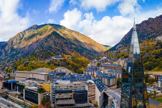 Avropanın ən hündür paytaxtı: burada nə hava limanı, nə də dəmir yolu var