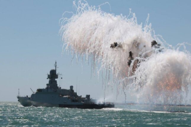 Ukrayna tarixində ilk: rusların hərbi gəmisi dronla vuruldu – VİDEO