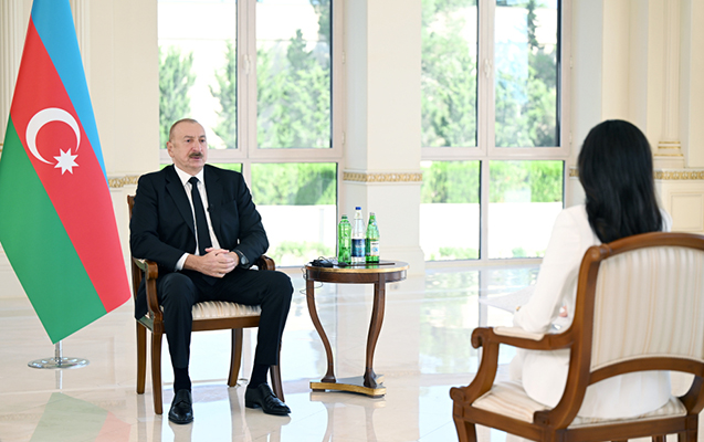 Prezident “Əl-Ərəbiyyə” telekanalına müsahibə verib – FOTOLAR