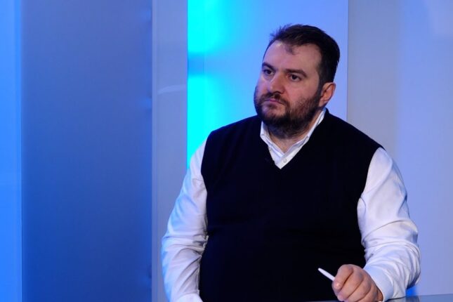 “Ermənistan cəmiyyətində tam çöküş var”