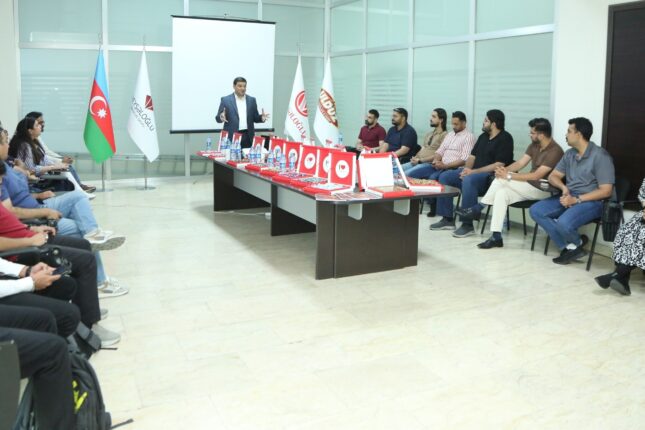 Pakistanlı MBA tələbələri “Ulduz” şokolad fabrikində istehsalat turunda iştirak ediblər