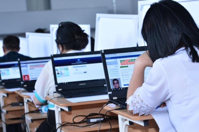 Sertifikasiyadan kəsilən müəllimlər məhkəməyə üz tutdu